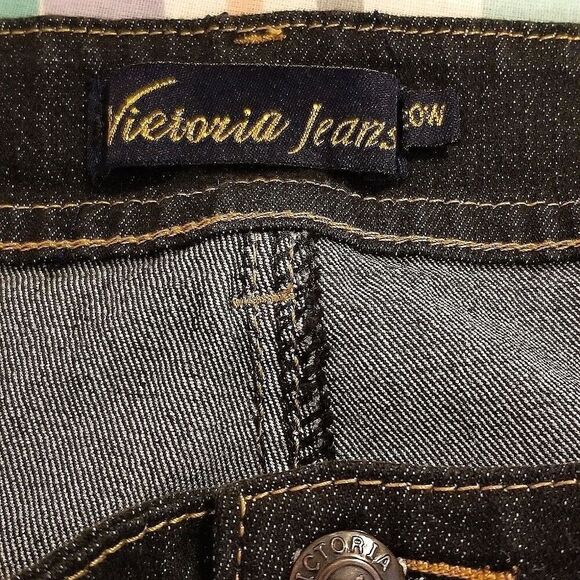 Victoria Jeans   - Picture 2 of 5